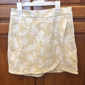G/FORE Floral Beige and White Skort. NEW